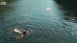 Fantine Harduin bellissimo momento sexy dal film Adoration