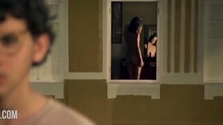 Paulina Albuquerque e Pally Siqueira momento sexy no filme Big Jato