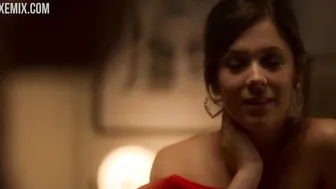 Georgina Amoros, scène sexy à trois dans Elite