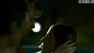 Elnaaz Norouzi Bikini, Havuzda Yüzme, Kutsal Oyunlar sahnesi