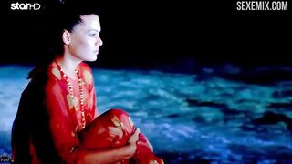 Sexo com Maria Korinthiou na praia, cena de Deep End (2008)