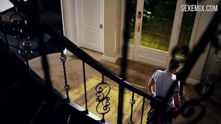 Dina Meyer gostosa em roupa íntima sexy, cena em Evil Doctor 2018