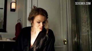 Lindsay Hartley s'embrassent lesbien dans la salle de bain, scène dans Evil Doctor 2018