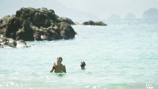 Regina Blandon démontrant son corps en sous-vêtements ici, scène à Como Novio de Pueblo 2019