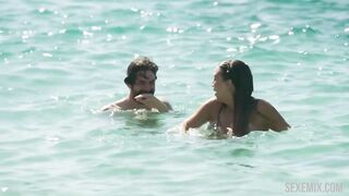 Regina Blandon démontrant son corps en sous-vêtements ici, scène à Como Novio de Pueblo 2019