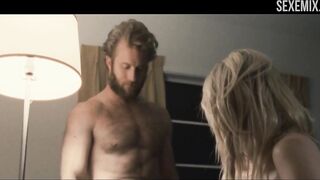 Whitney Able bize küçük göğüslerini gösteriyor, Mercy'deki sahne