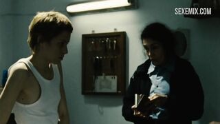 Mariela Vitale sex in table, scene in El nino pez (2009)