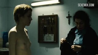 Mariela Vitale sex in table, scene in El nino pez (2009)