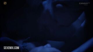 Ilona Ostrovskaya has sex in a tank, in Misja Afganistan (2012)