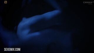 Ilona Ostrovskaya has sex in a tank, in Misja Afganistan (2012)