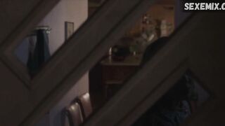 Аделаида Клеменс и Лиана Либерато лесбийский поцелуй, сцена в фильме «К звездам» (2019)