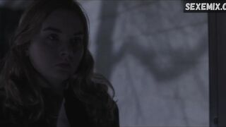 Аделаида Клеменс и Лиана Либерато лесбийский поцелуй, сцена в фильме «К звездам» (2019)