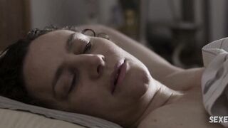 Maura Sajeva nuda, scena in Casa Propia (2018)