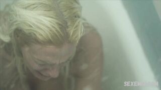 Krista Grotte, Jackie Maylee Mason, escena erótica en The Emerging Past Director's Cut (2017)