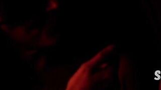 Krista Grotte, Jackie Maylee Mason, escena erótica en The Emerging Past Director's Cut (2017)