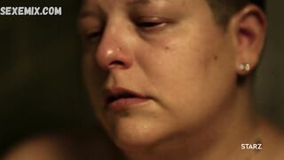 Ser Anzoategui show naked natural boobs and hairy pussy, scene in Vida (2018)