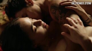 Melissa Barrera mostra seu corpo suculento, cena em Vida 2018