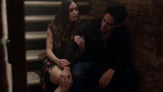 Melissa Barrera sexy, cena em Vida (2018)