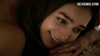 Melissa Barrera nos muestra su sexy culo, escena en Vida (2018)