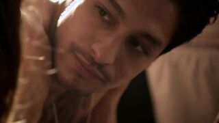 Melissa Barrera nos muestra su sexy culo, escena en Vida (2018)