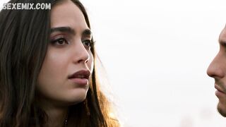 Melissa Barrera sexy, scena in Vida s02e09 (2019)