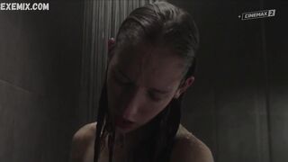 Eliska Krenkova unter der Dusche, Szene in Tiche doteky (2019)