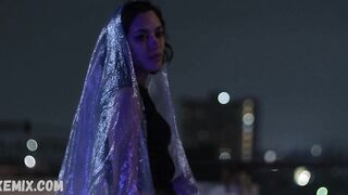 Mishel Prada, Roberta Colindrez Vida s03e04 (2020)'deki lezbiyen sahnesi