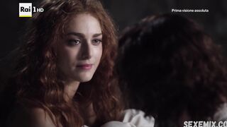 Valentina Belle scena sexy ed erotica in I Medici Maestri di Firenze
