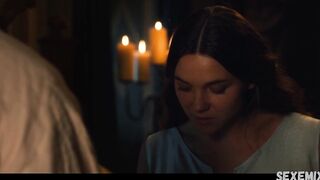 Synnove Karlsen Medici Masters of Florence'da çıplak göğüslerini seks yaparken gösteriyor