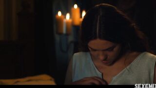 Synnove Karlsen Medici Masters of Florence'da çıplak göğüslerini seks yaparken gösteriyor