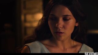 Synnove Karlsen Medici Masters of Florence'da çıplak göğüslerini seks yaparken gösteriyor