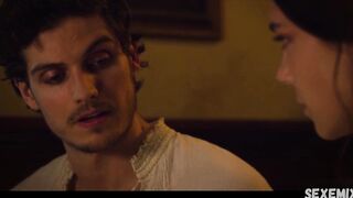 Synnove Karlsen Medici Masters of Florence'da çıplak göğüslerini seks yaparken gösteriyor