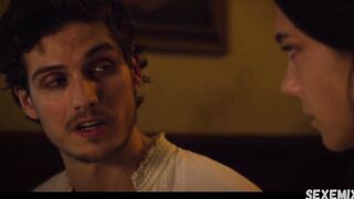 Synnove Karlsen Medici Masters of Florence'da çıplak göğüslerini seks yaparken gösteriyor