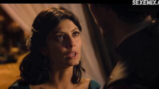 La chaude Alessandra Mastronardi, scène sexy dans Les Maîtres Médicis de Florence