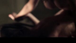 Maitу Guуrin Flight of Life (2013) filmindeki seksi, çıplak sahne