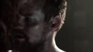 Эшли Мадекве трахается у стены, сцена в Салеме