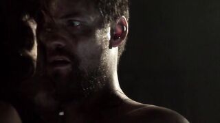 Эшли Мадекве трахается у стены, сцена в Салеме