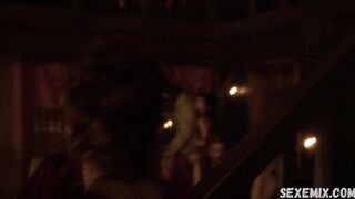 Azure Parsons sexy, Scène érotique dans Salem s01e05 (2014)