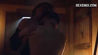 Janet Montgomery in stile cowgirl, scena a Salem 2014