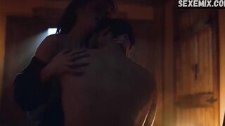 Janet Montgomery in stile cowgirl, scena a Salem 2014