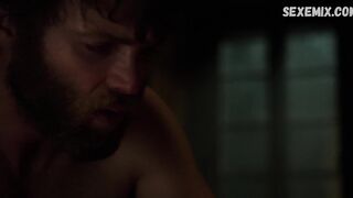 Azure Parsons ci mostra il culo e il sedere, scena in Salem s01e03 (2014)