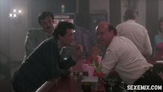 Julie Carmen sexy, scène dans Blue City (1986)