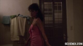 Julie Carmen sexy, scène dans Blue City (1986)