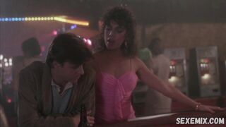 Julie Carmen sexy, scène dans Blue City (1986)