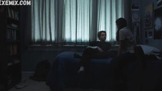 Geraldine Viswanathan sexy, scène de style missionnaire dans Hala (2019)