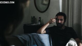 Amanda Beca, Safira Moreira çıplak göğüslerini gösteriyor, Fim de Festa (2019)