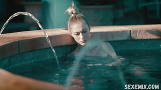 Rebecca Tarabocchia bize çıplak göğüslerini gösterdi, The Insurrection (2020)