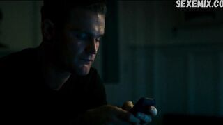 Show webcam de Charlie Tan pour nous, scène dans Sulphur and White (2020)