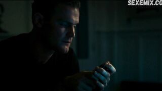 Show webcam de Charlie Tan pour nous, scène dans Sulphur and White (2020)