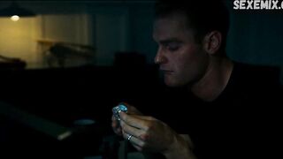 Show webcam de Charlie Tan pour nous, scène dans Sulphur and White (2020)